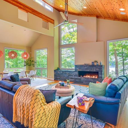 Stunning Lakefront Roxboro Home With Private Dock! Exterior foto