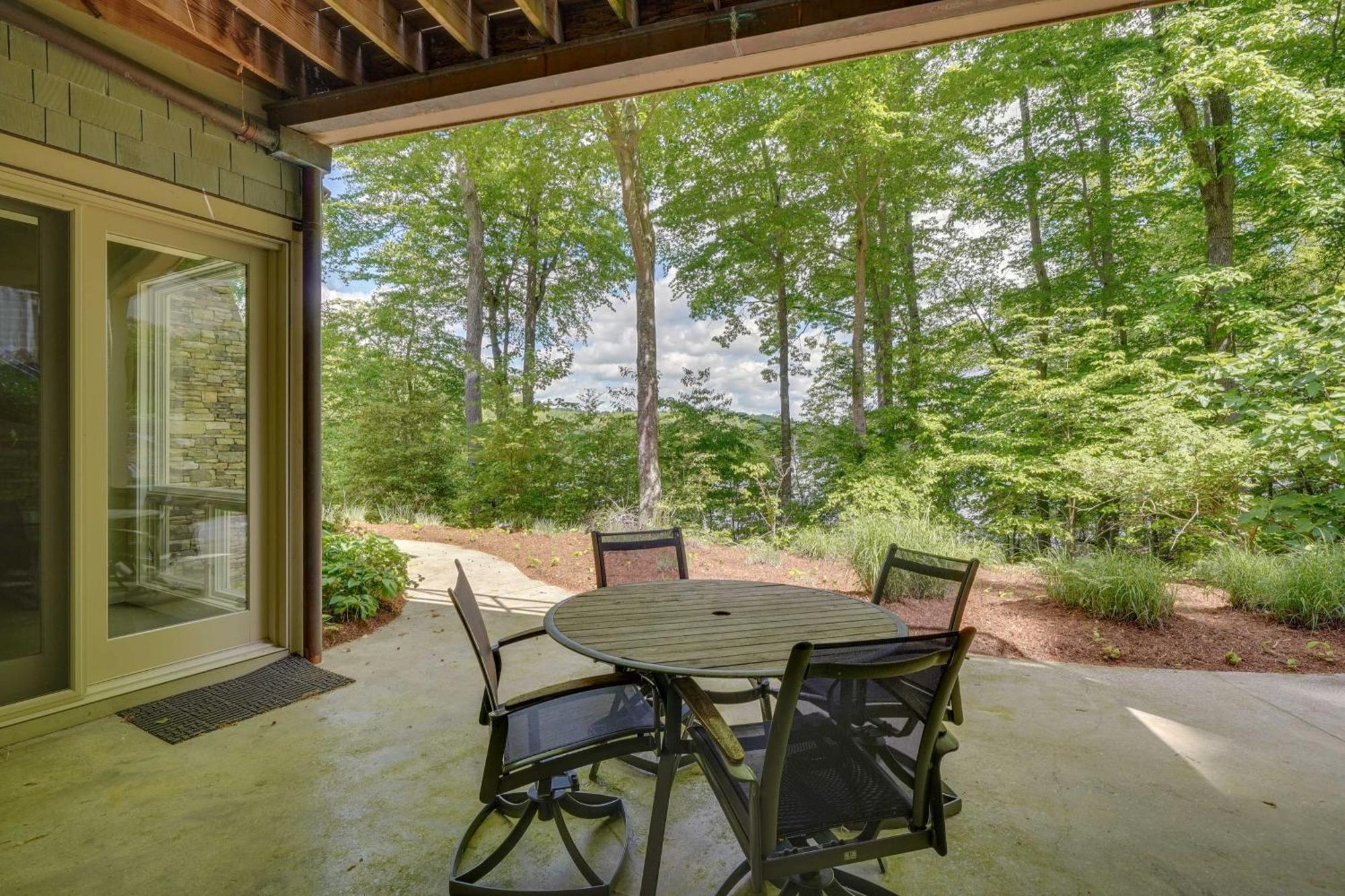 Stunning Lakefront Roxboro Home With Private Dock! Exterior foto