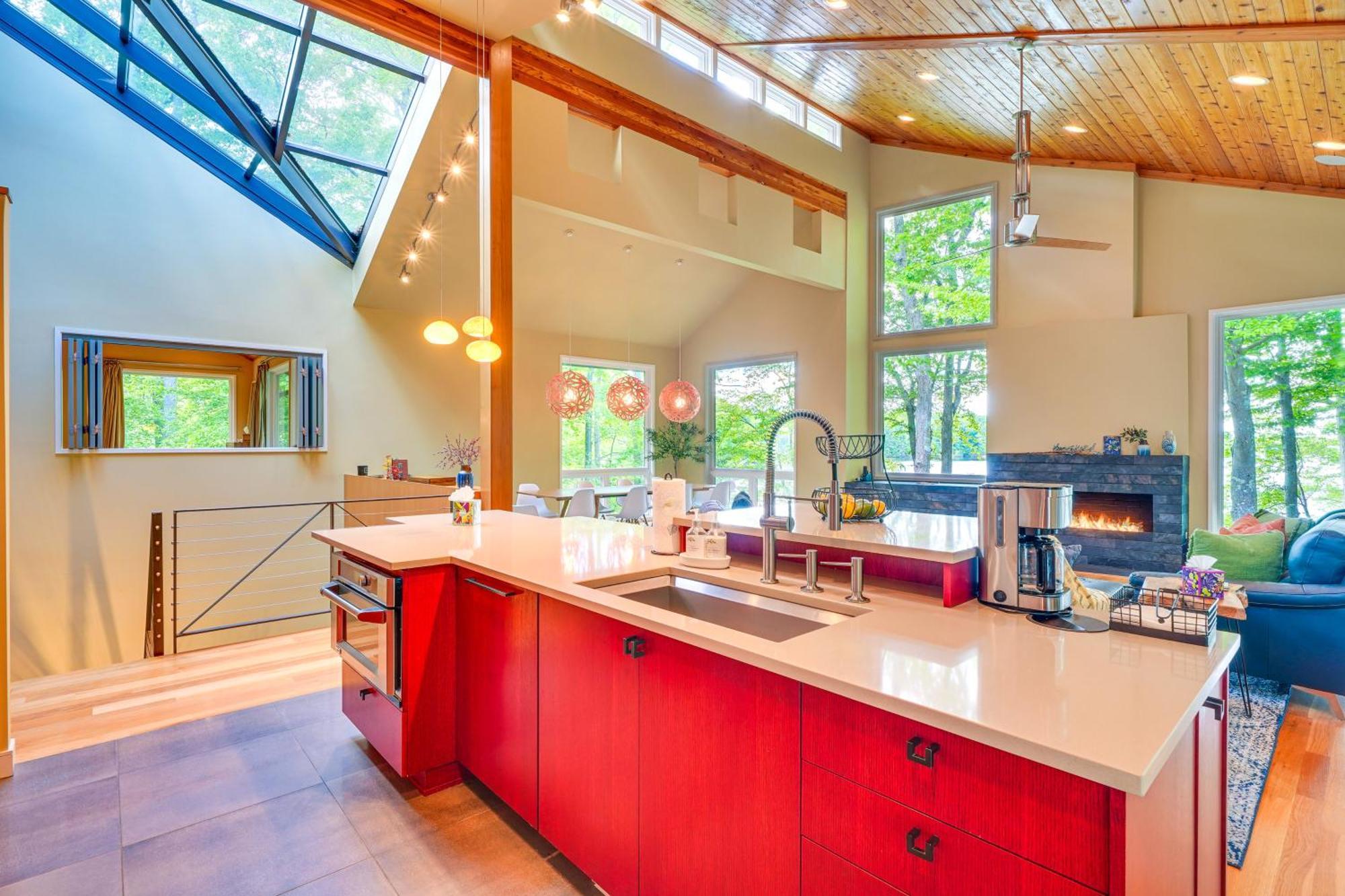 Stunning Lakefront Roxboro Home With Private Dock! Exterior foto