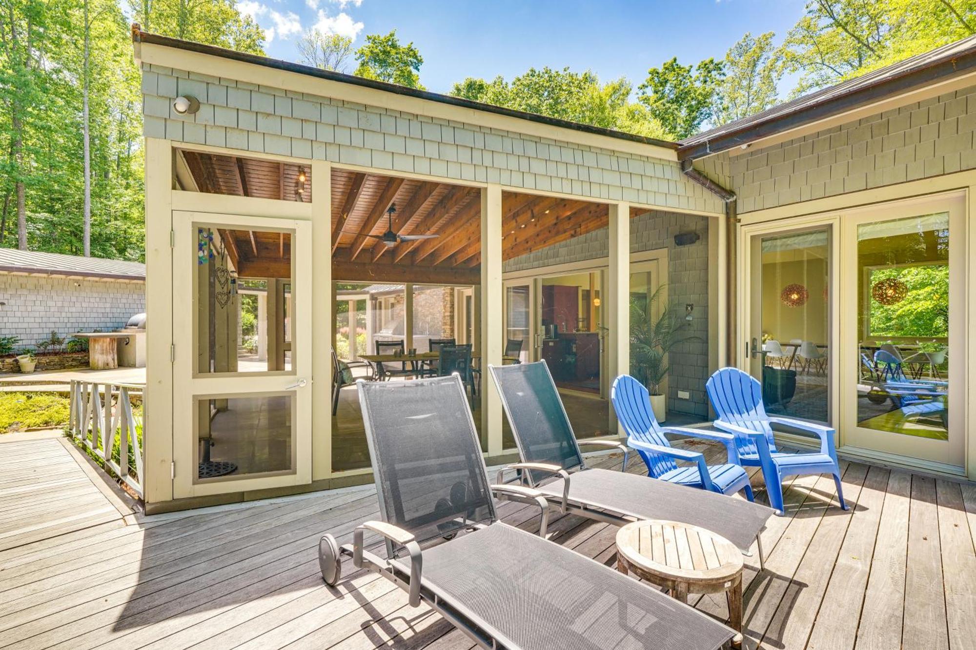 Stunning Lakefront Roxboro Home With Private Dock! Exterior foto