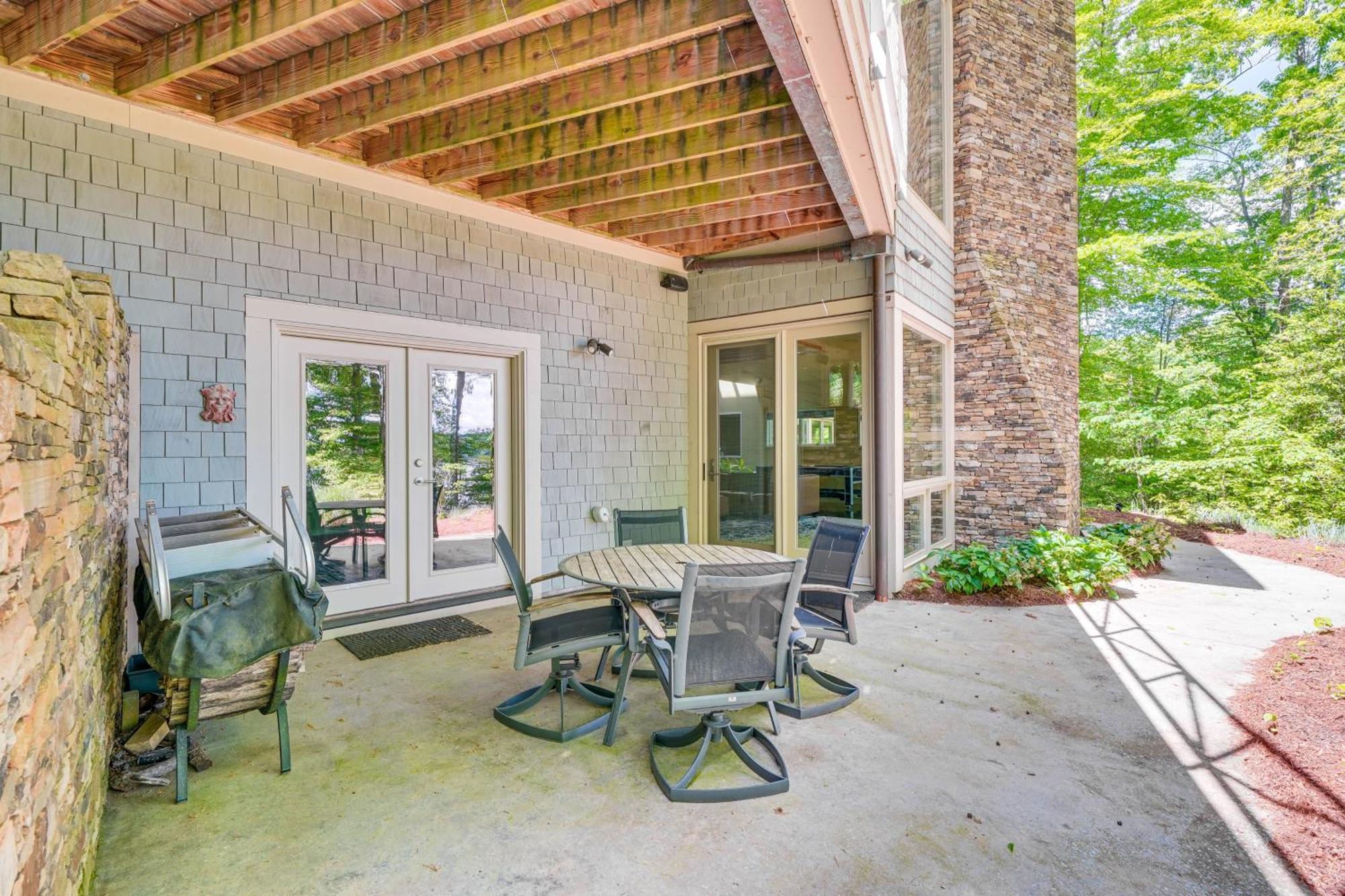 Stunning Lakefront Roxboro Home With Private Dock! Exterior foto