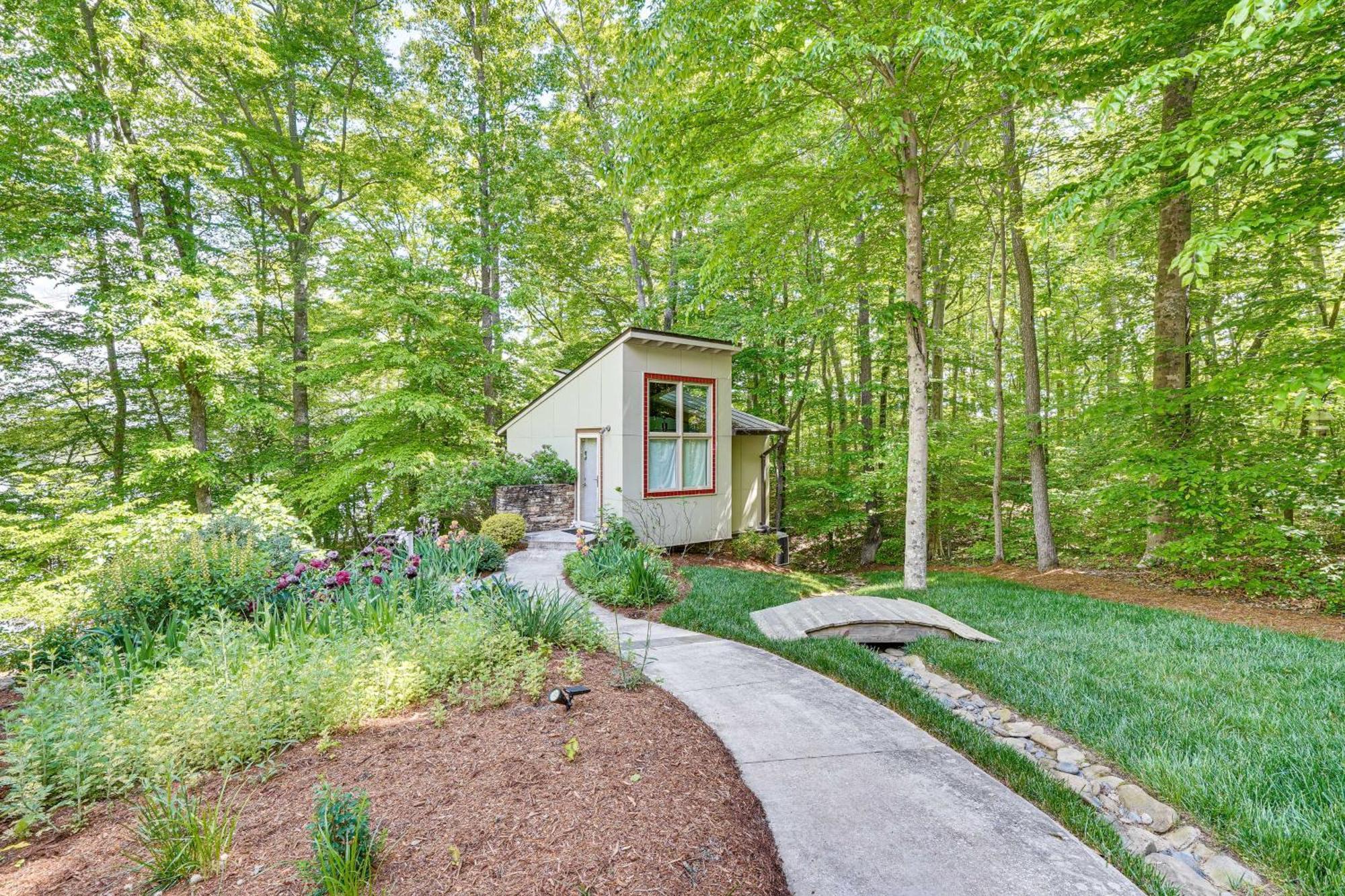 Stunning Lakefront Roxboro Home With Private Dock! Exterior foto