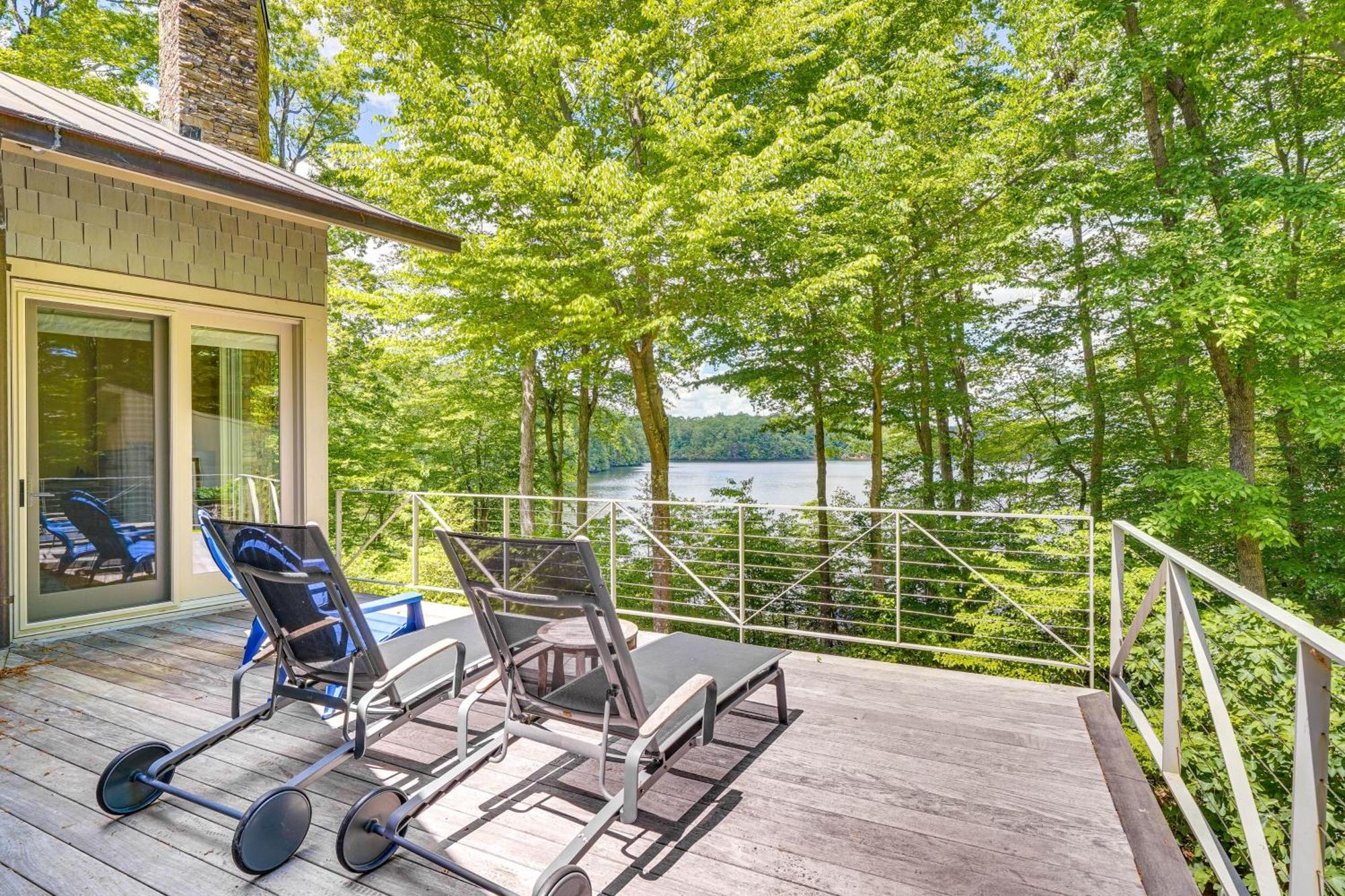 Stunning Lakefront Roxboro Home With Private Dock! Exterior foto